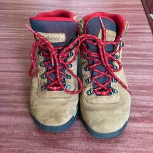 Columbia Women’s Hiking Boot